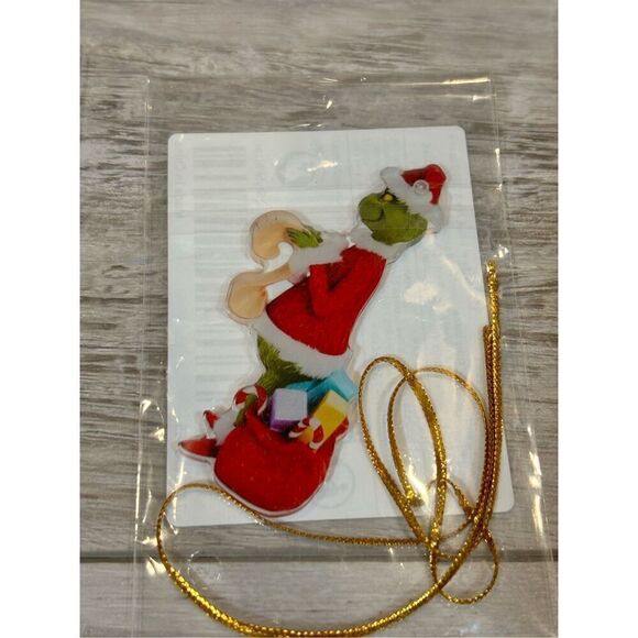Grinch Whoville Christmas tree ornaments, bundle of 7 - Picture 4 of 9